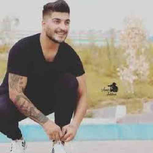 آرمین برمایه سیارمو میگردم کسی نمیدونه دردم